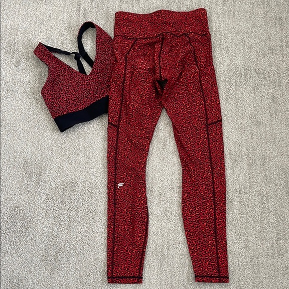 Fabletics Electric Red and Black Leopard Print Women's Workout Set - Picture 4 of 6